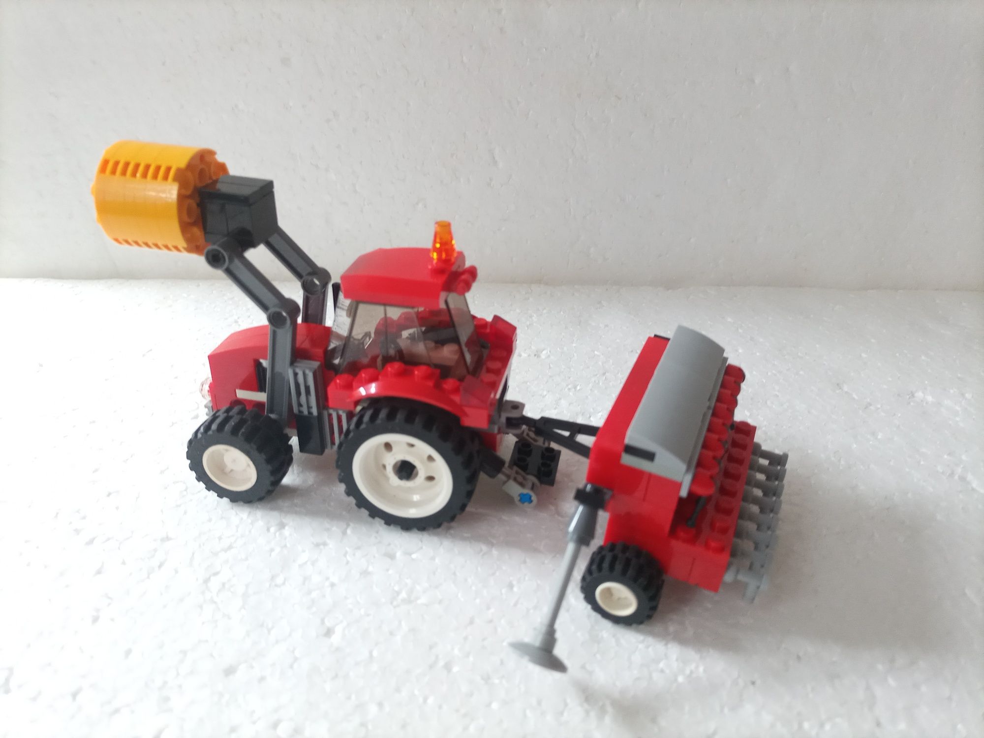 Klocki LEGO traktor maszyny rolnicze farma