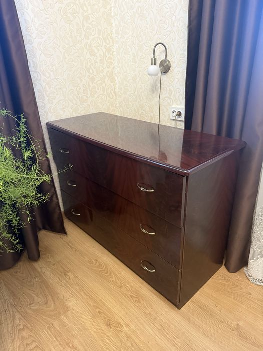 Меблі ліжко комод тумбочка шафа спальня