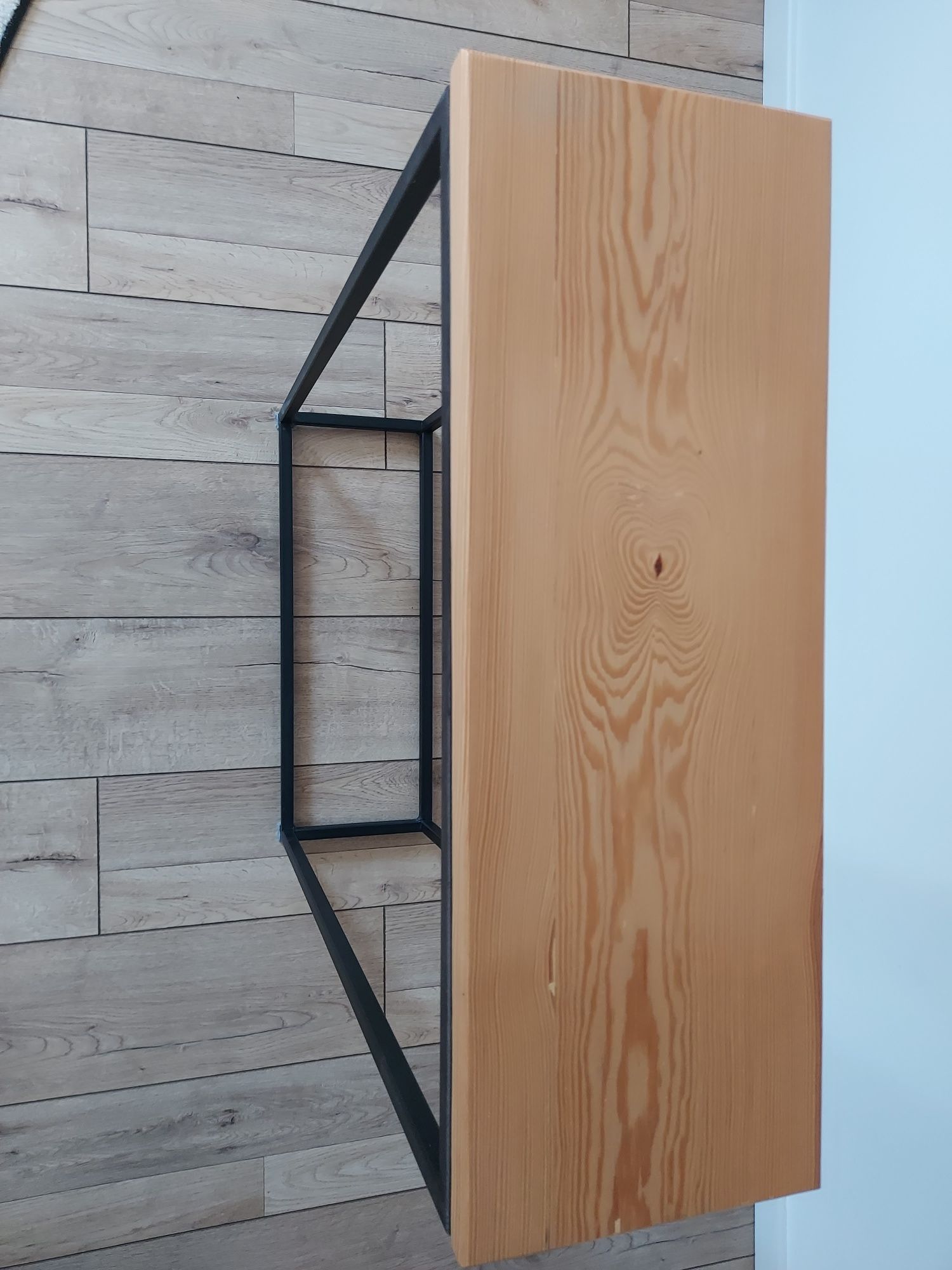 Wąska konsola loft