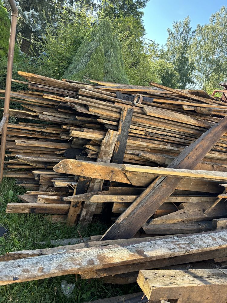 Drzewo z rozbiórki dachu