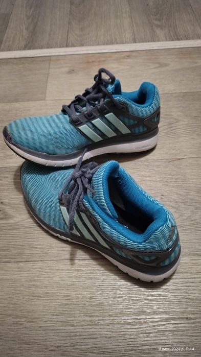 Кросівки жіночі Адідас