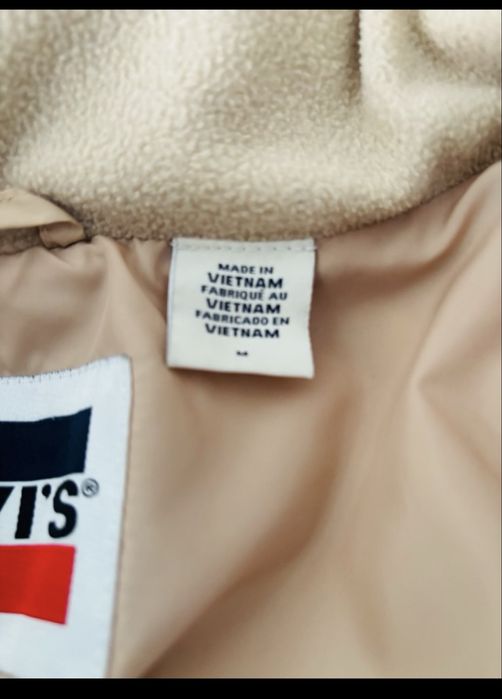 Куртка унисекс фирмы LEVI’S