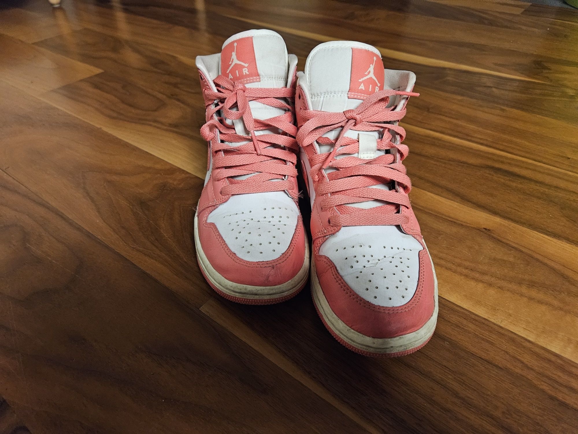 Air Jordan 1 Mid Strawberries and Cream (W)