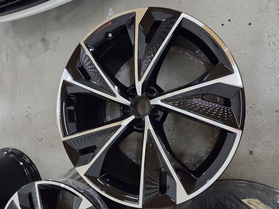 22 RS6  Audi RS6 RSQ8 22 5x112 10,5 ET 19