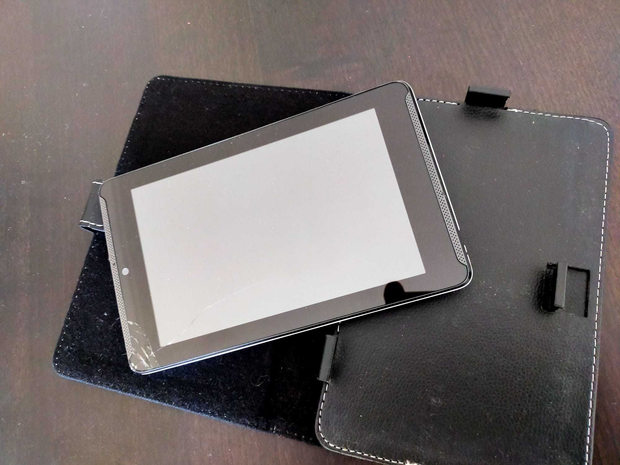 Portátil a funcionar + Tablets para peças