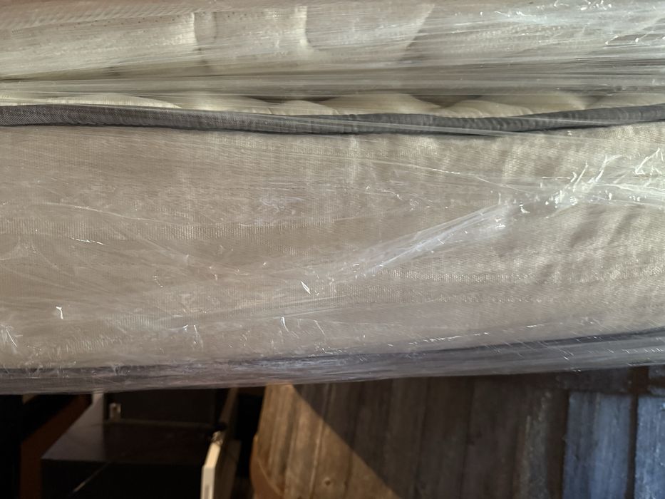 Cama de ferro e colchao