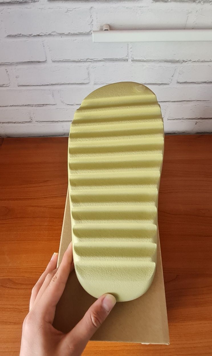 Yeezy slide resin