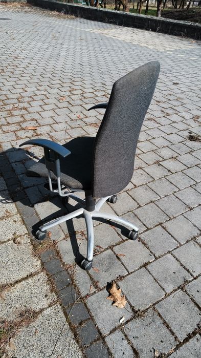 Krzesło obrotowe szare