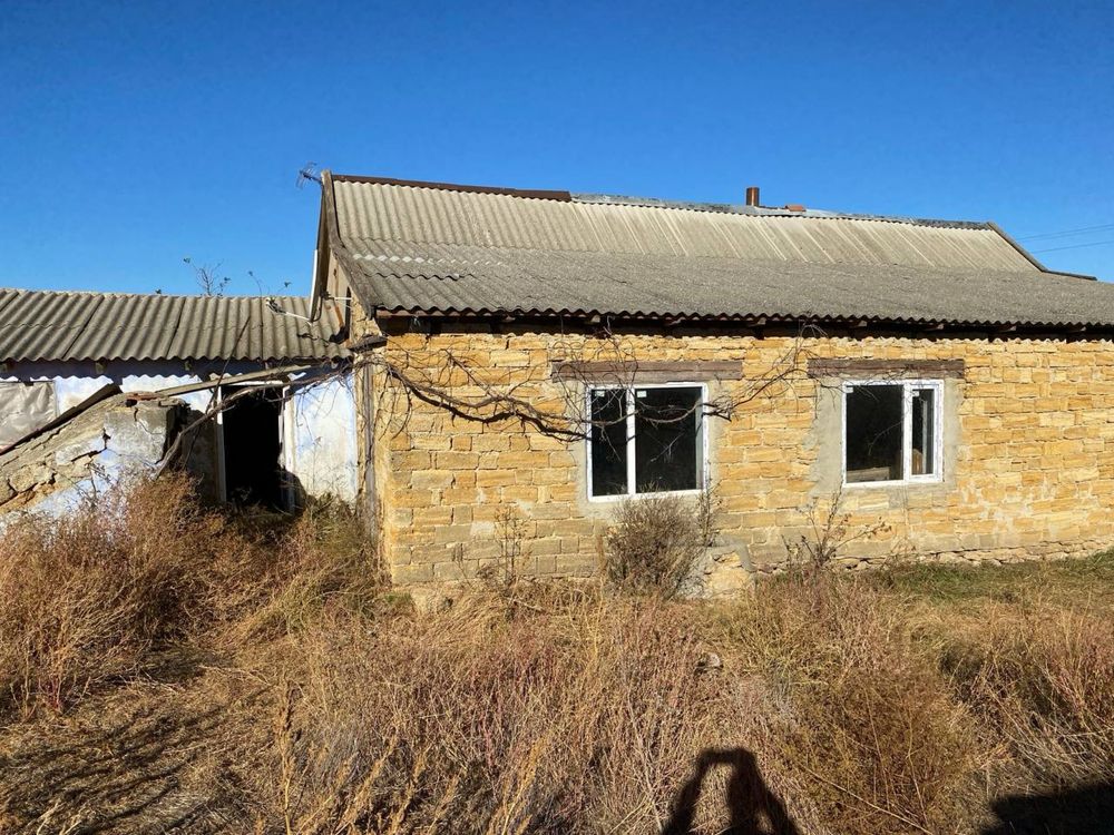 Продам дом с большим участком земли