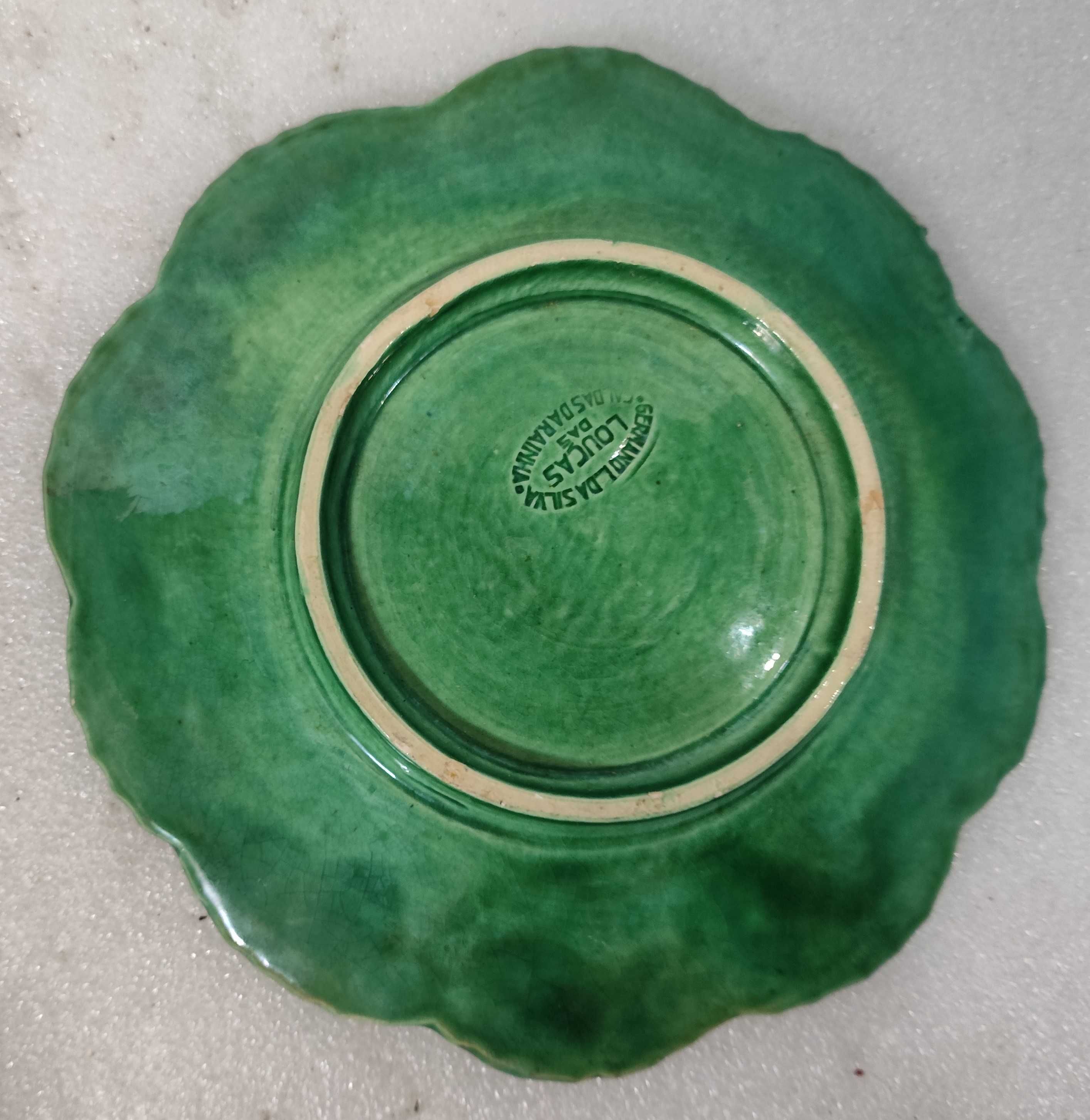 Taça repolho com prato