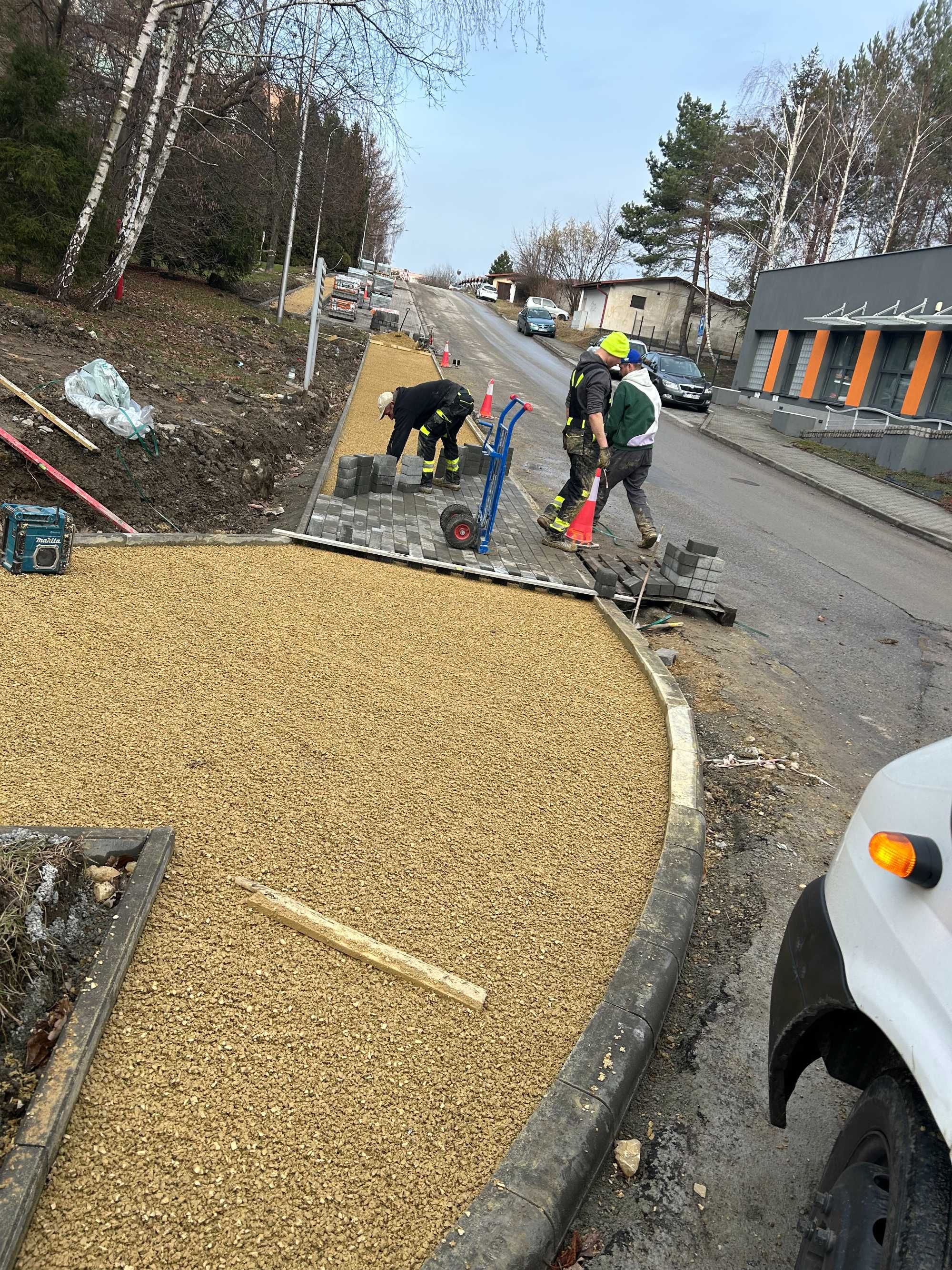 utwardzenie terenu, BRUK, kostka brukowa, przemysłowe układanie kostki