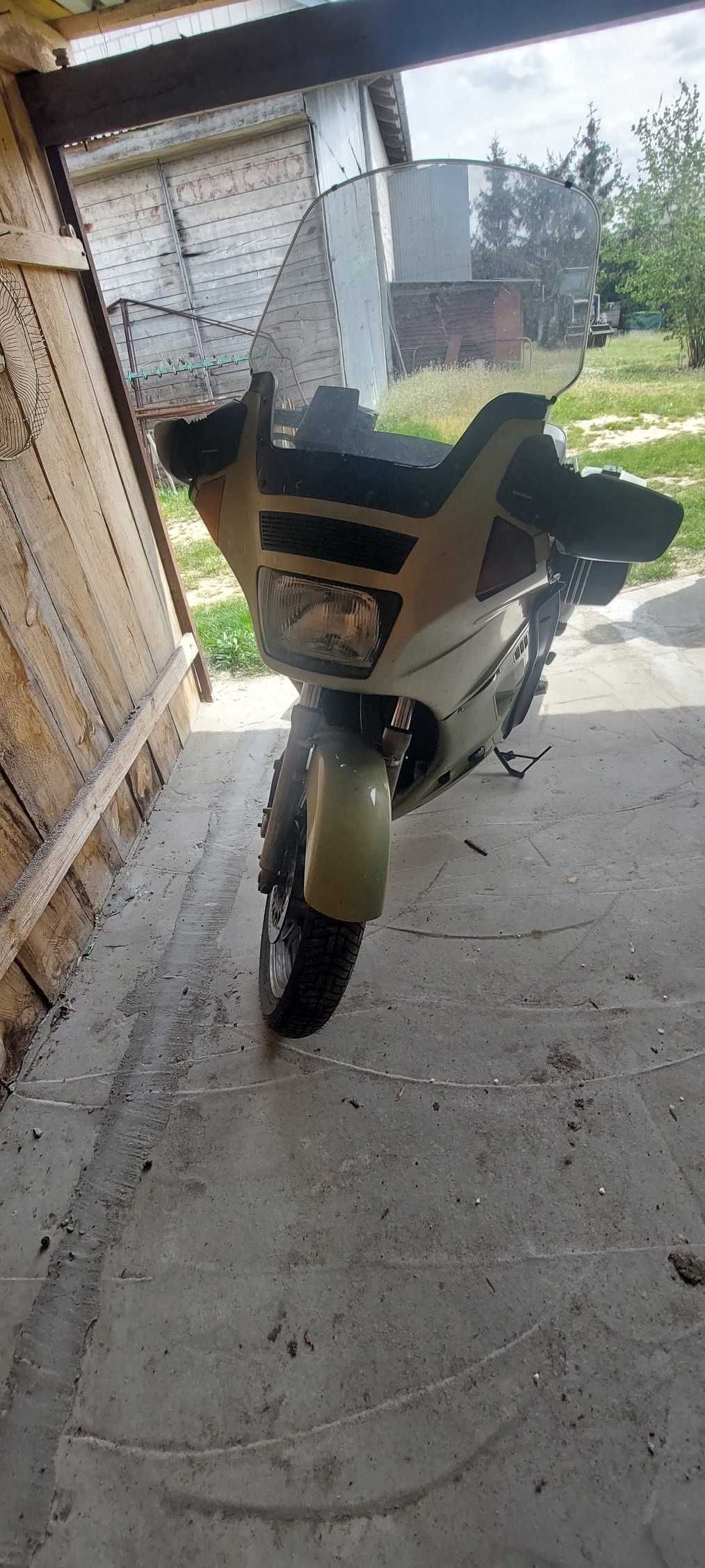 Kawasaki GTR1000