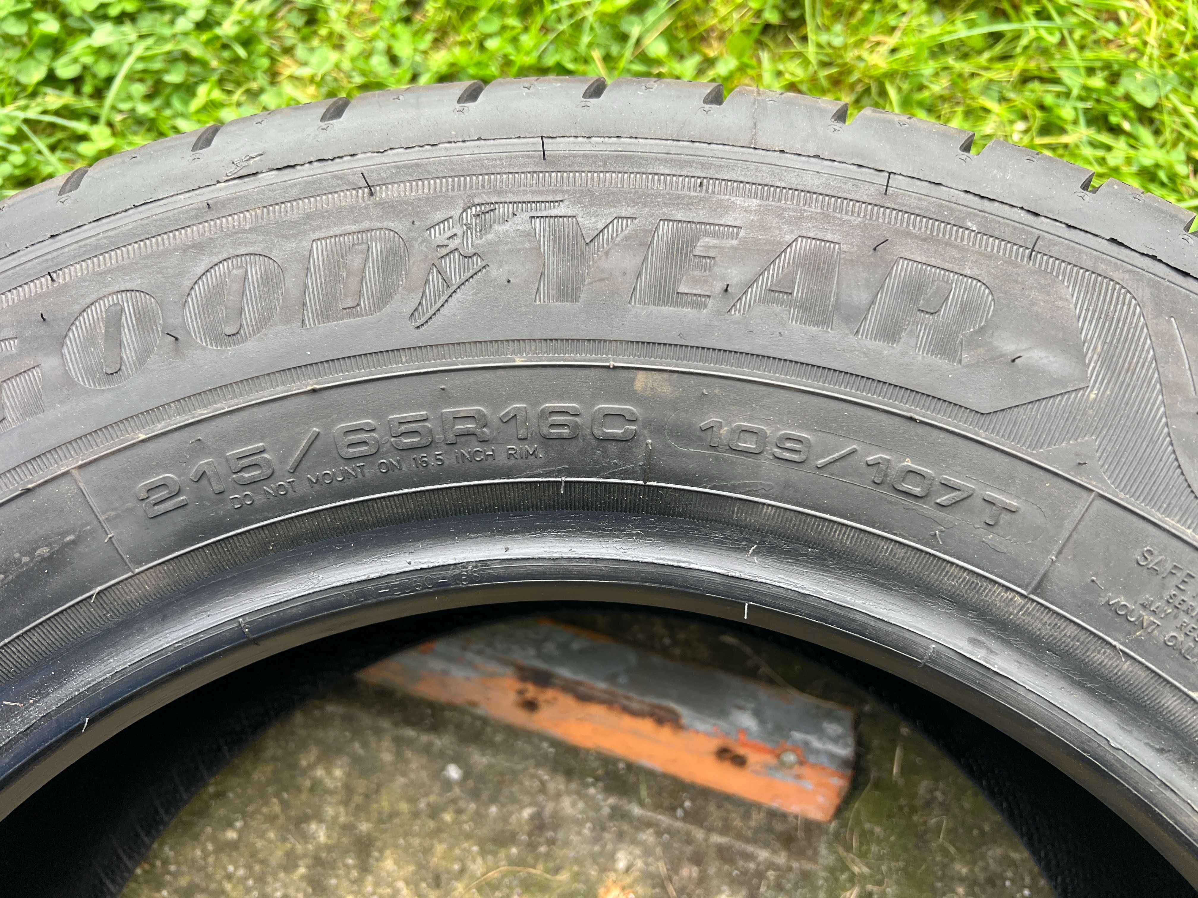 Komp. Opon Goodyear 215/65R16 C nowe