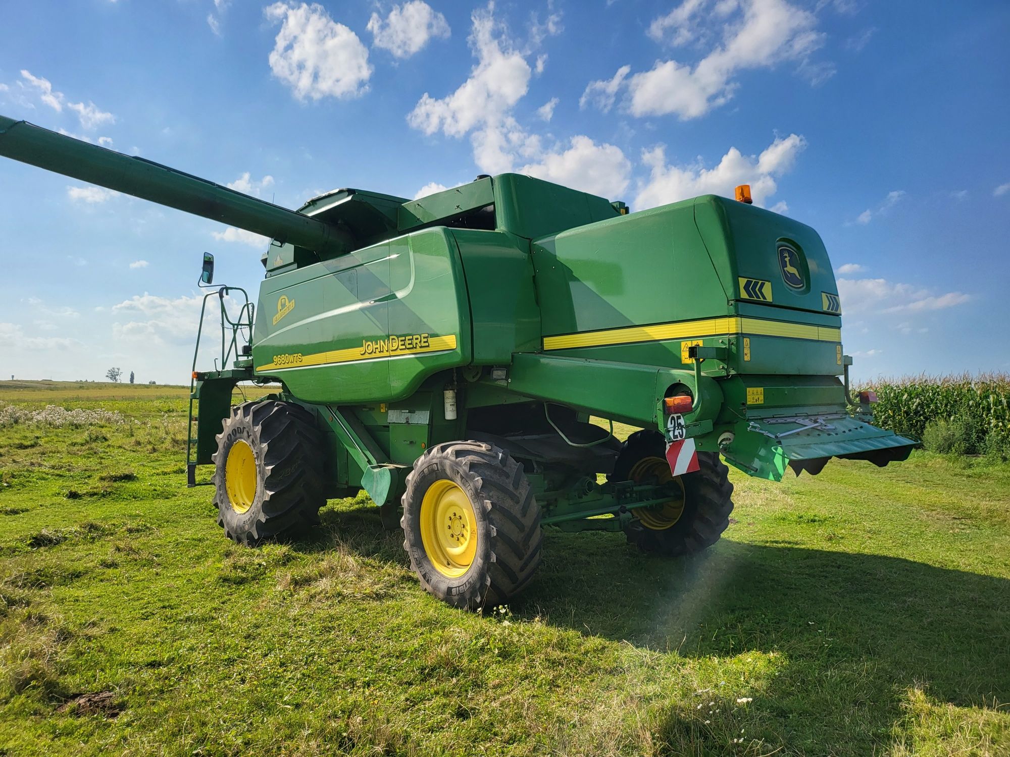 Комбайн зернозбиральний John deere Джон Дір