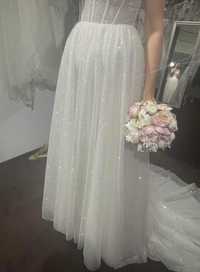 Brokatowa suknia ślubna