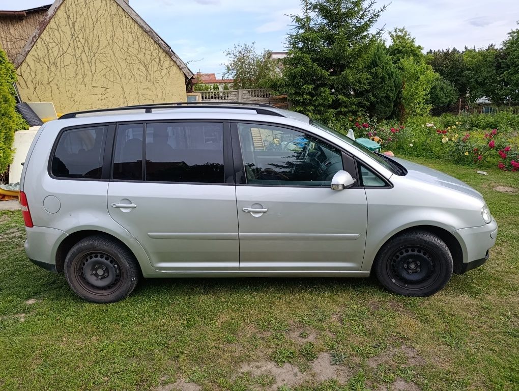 Sprzedam Volkswagen Touran Oszczedzny 7 Osobowy
