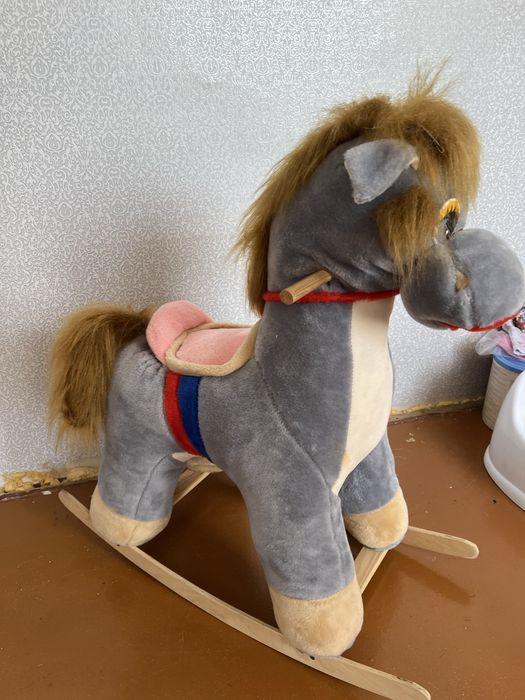 Кінь гойдалка дитяча