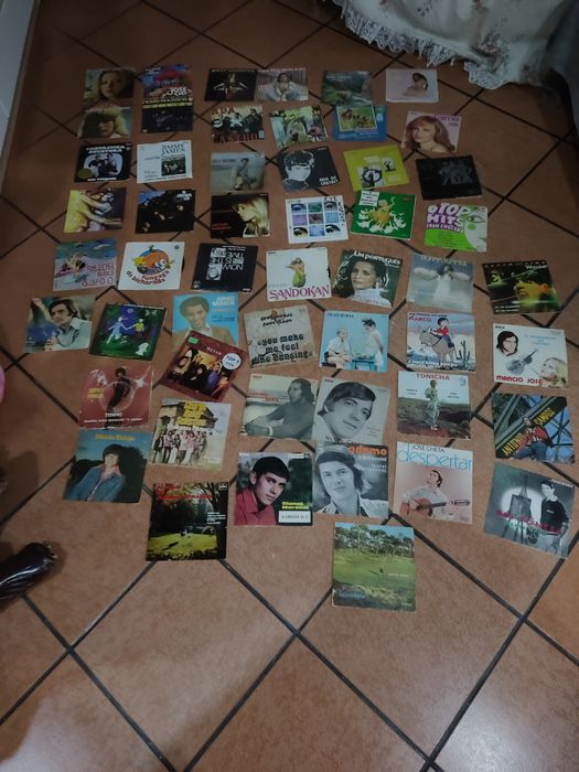 Discos antigos com vários cantores