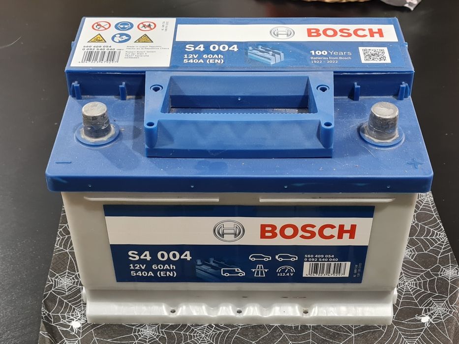 Akumulator Bosch S4 004