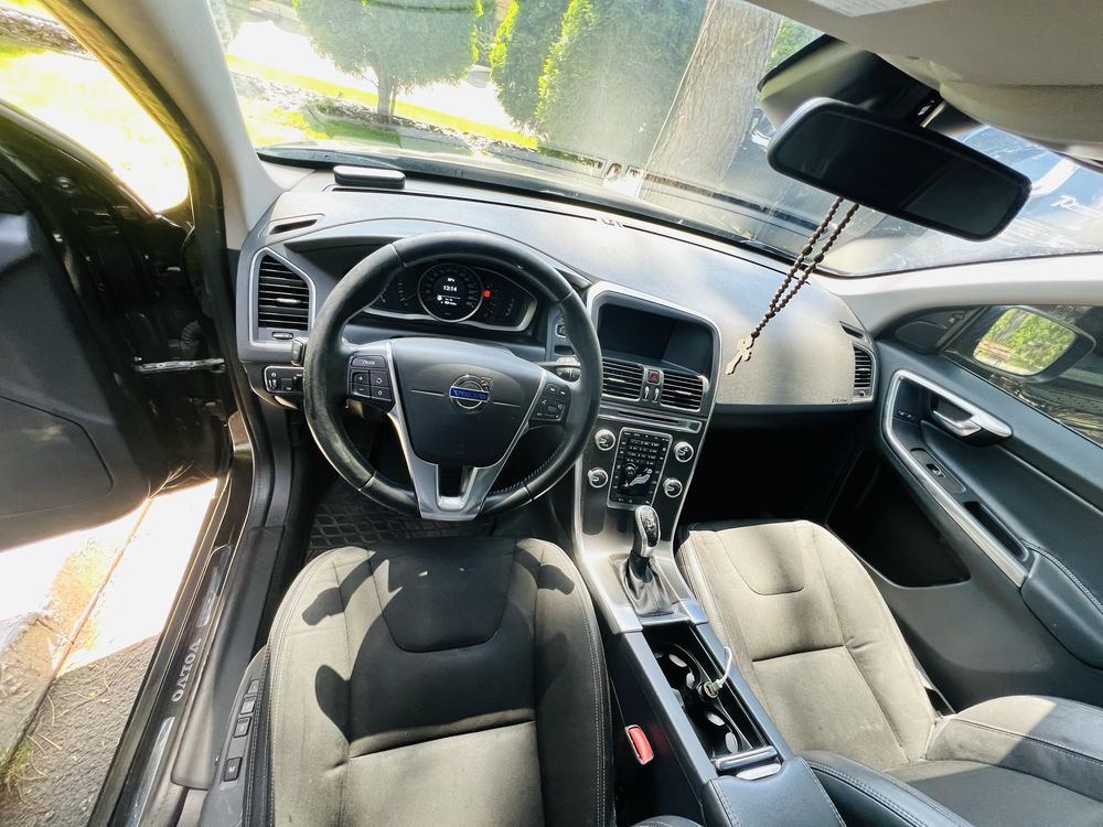 Авто Volvo xc60 2016 рік