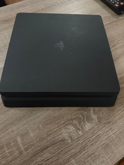 Vendo Playstation 4 slim