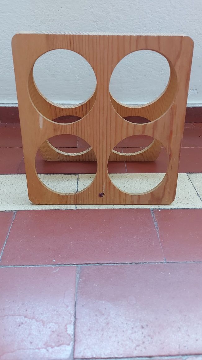 Garrafeira em madeira