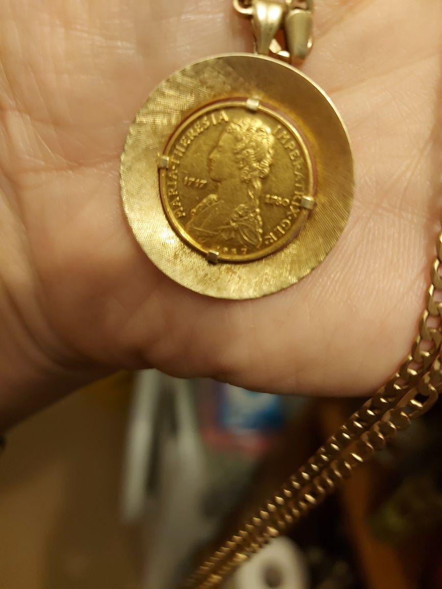 Piękna przywieszka  Złota moneta w oprawie Unisex