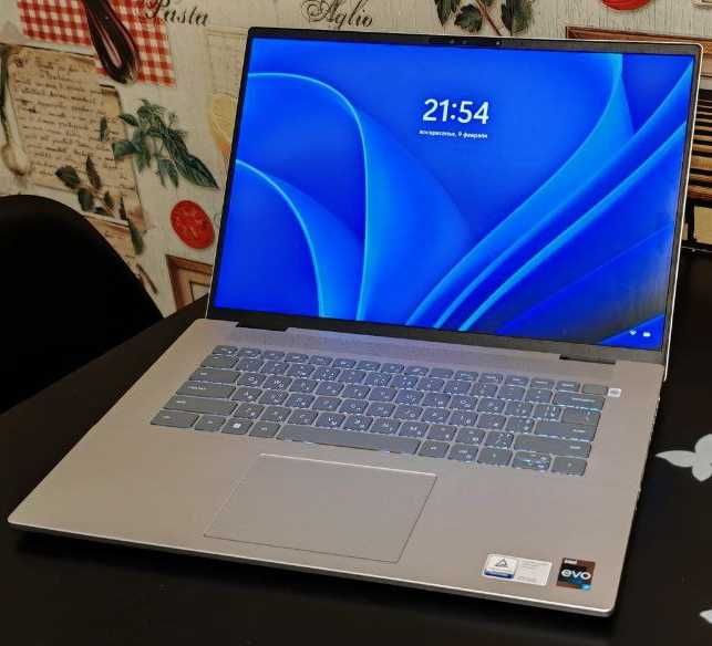 Dell Inspiron 16 Plus 7630 i7-13700H, 32GB, 16" 2560x1600, 120Hz