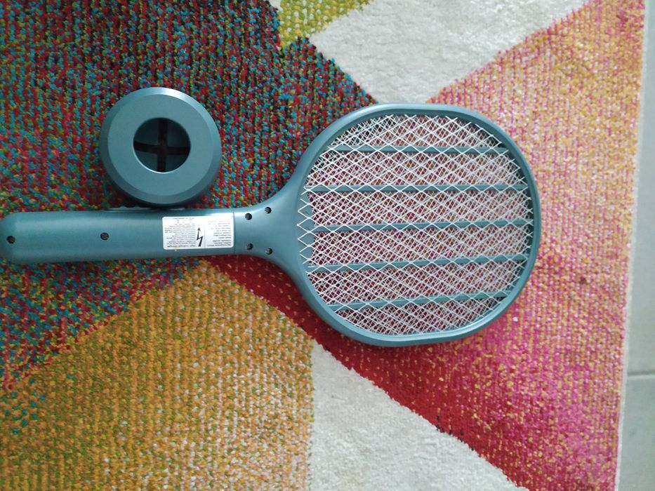 Raquete eléctrica mosquiteiro