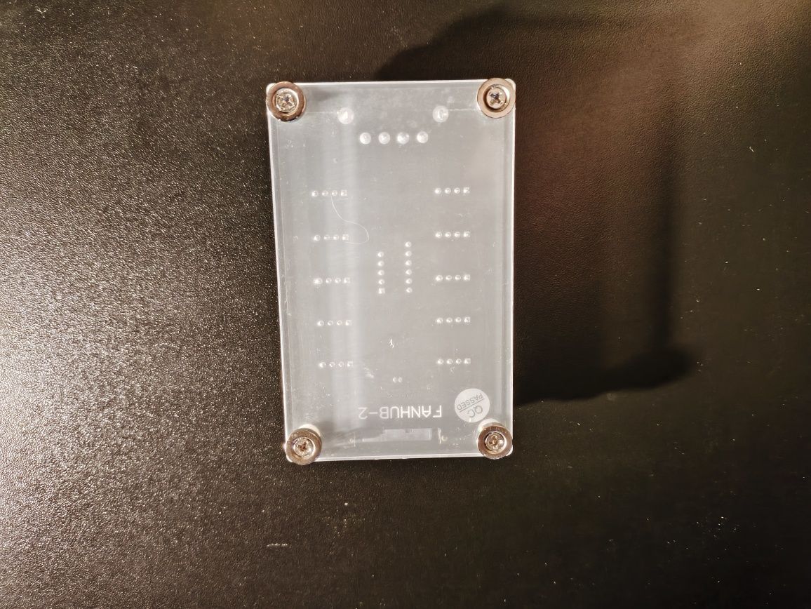 Rozdzielacz wentylatorów PWM HUB 10x 4pin RGB LED