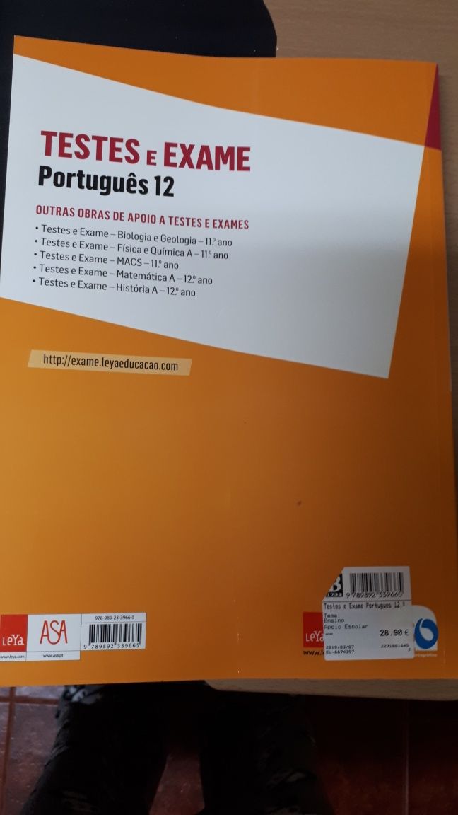 Livro apoio escolar 12 e preparação para o Exame 12 Ano Português