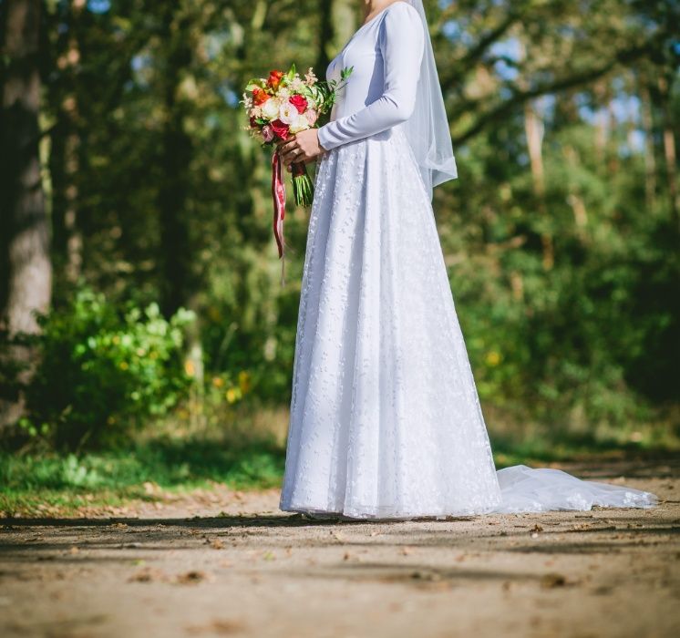 Elegancka, prosta suknia ślubna rozm 34/36 + długi welon