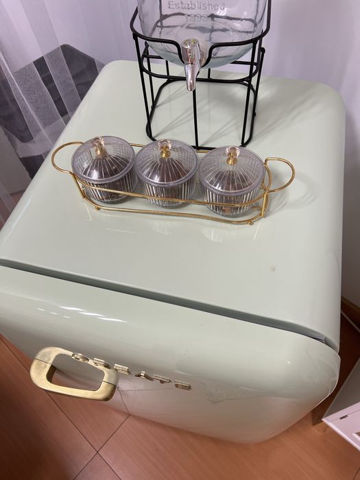 Frigorifico create verde e dourado