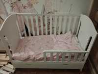 Piękne łóżeczko niemowlęce z szufladą
