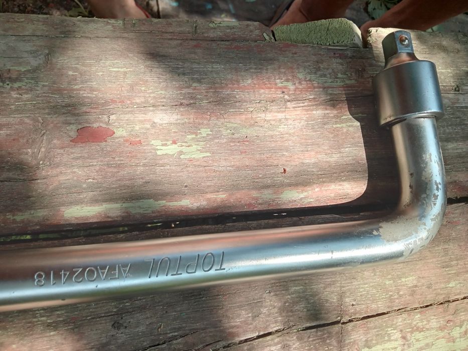 Продам ключ для ремонта колес