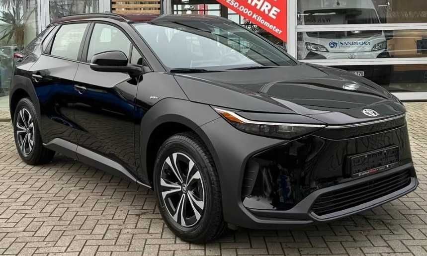 Бампер Toyota bz4X Comfort Тойота двері фари розборка шрот