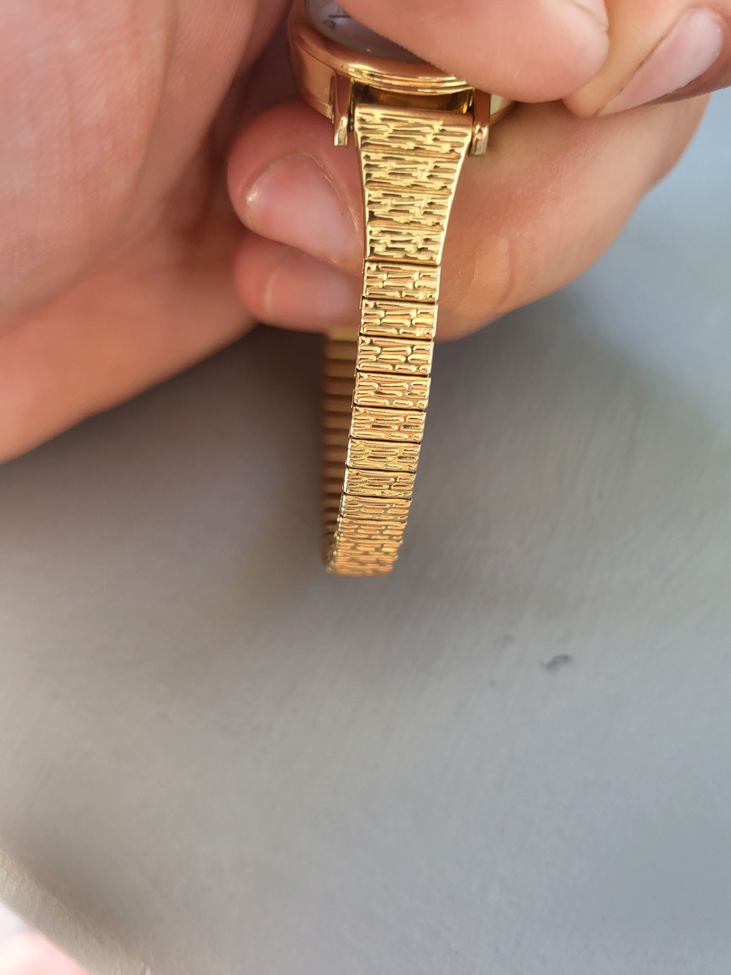 Relogio SEKONDA dourado