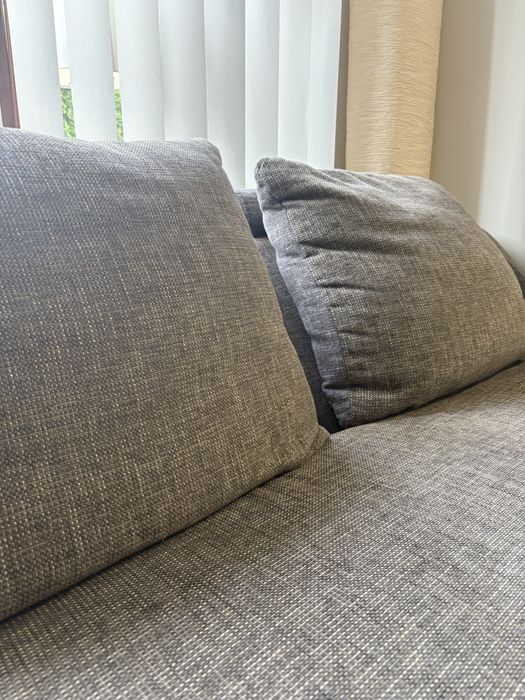 Szara kanapa narożnik sofa w dobrym stanie z funkcją spania