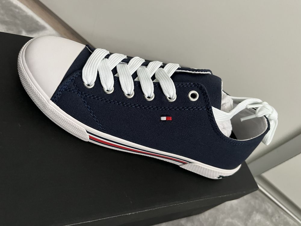 Buty trampki sneakersy niskie tommy hilfiger 35 granatowe