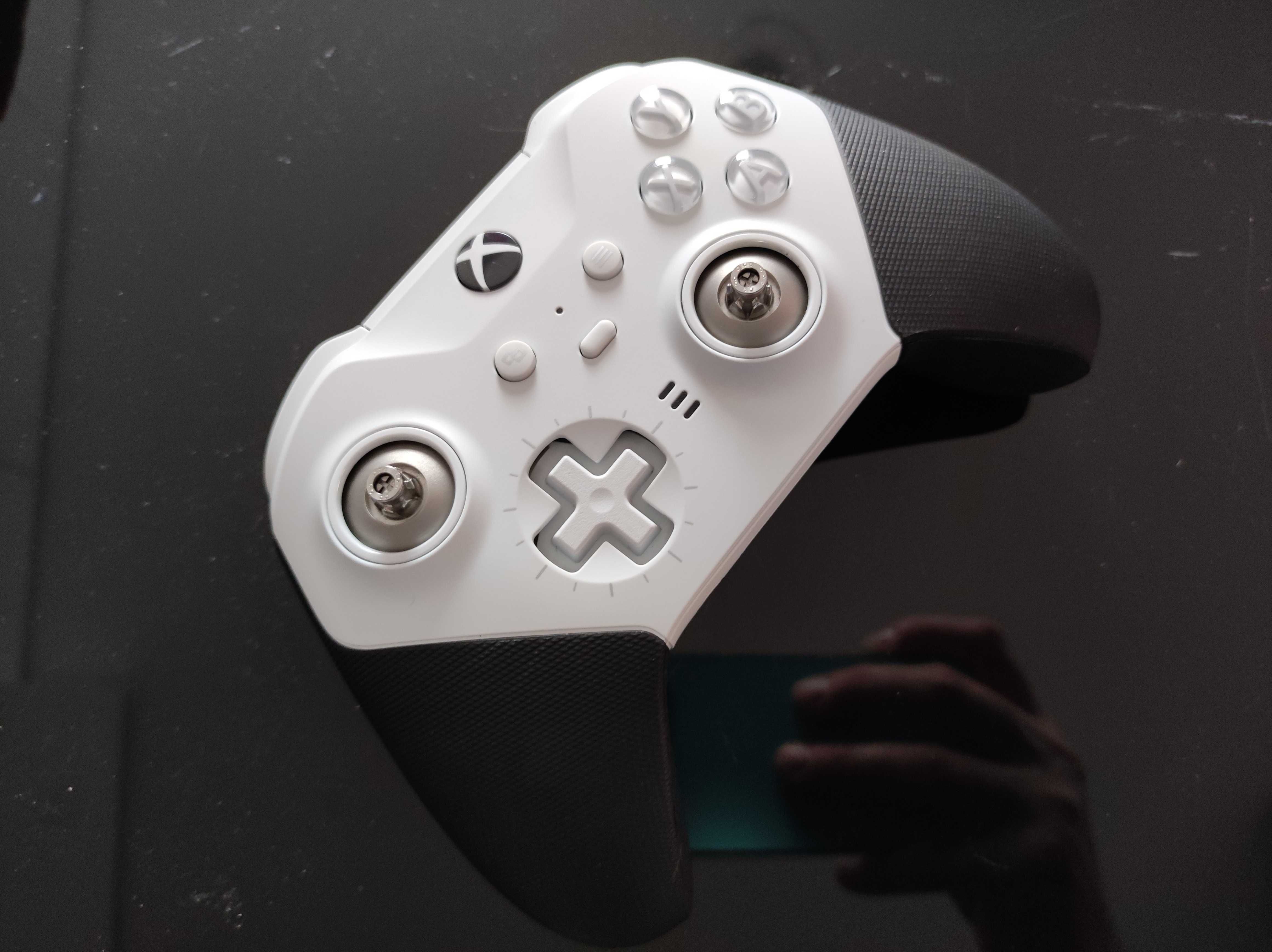 Pad do Xbox One Series Elite 2 Core Biały