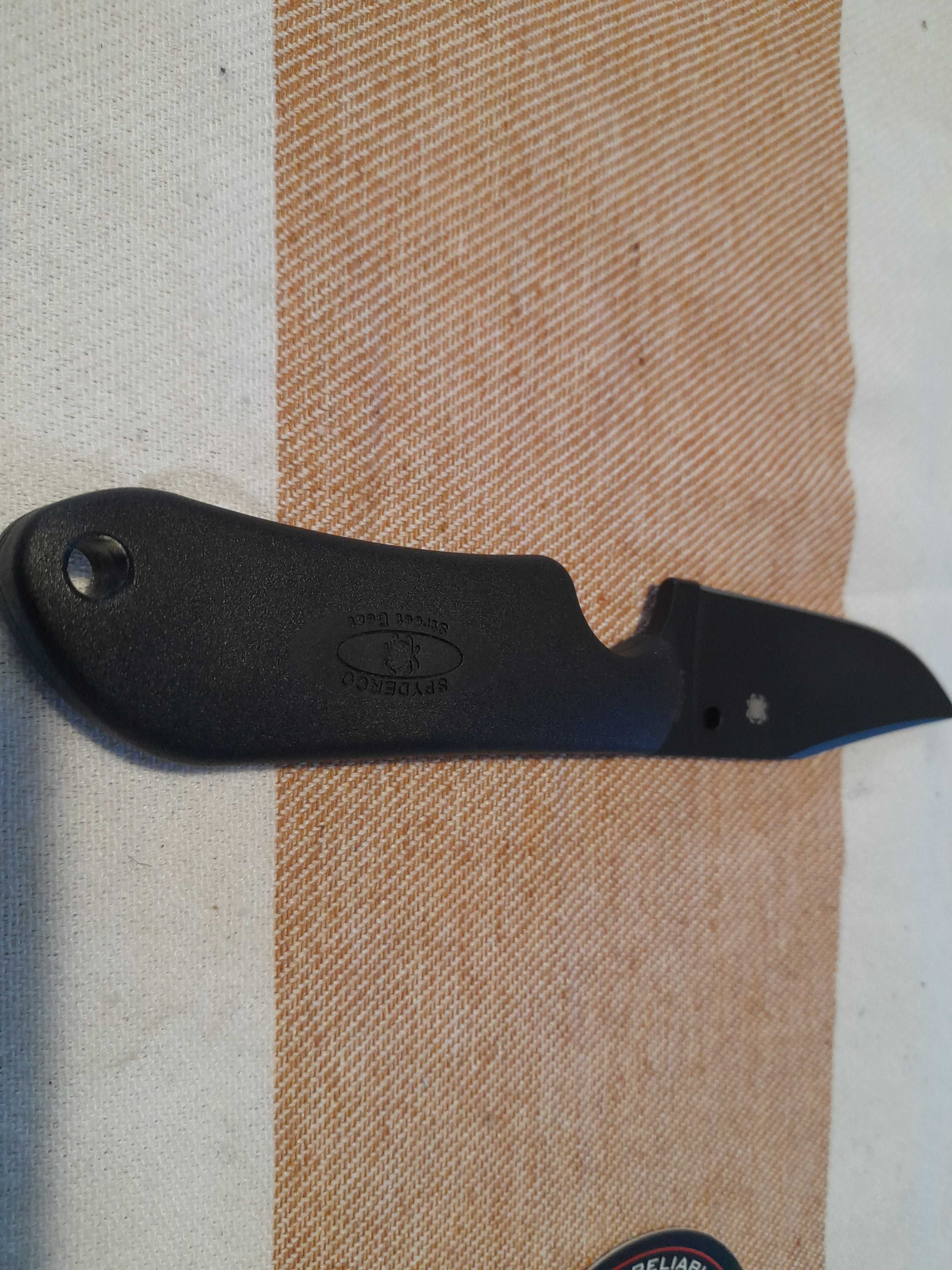 Nóż Spyderco Perrin Street Beat Plain (FB15PBBK)