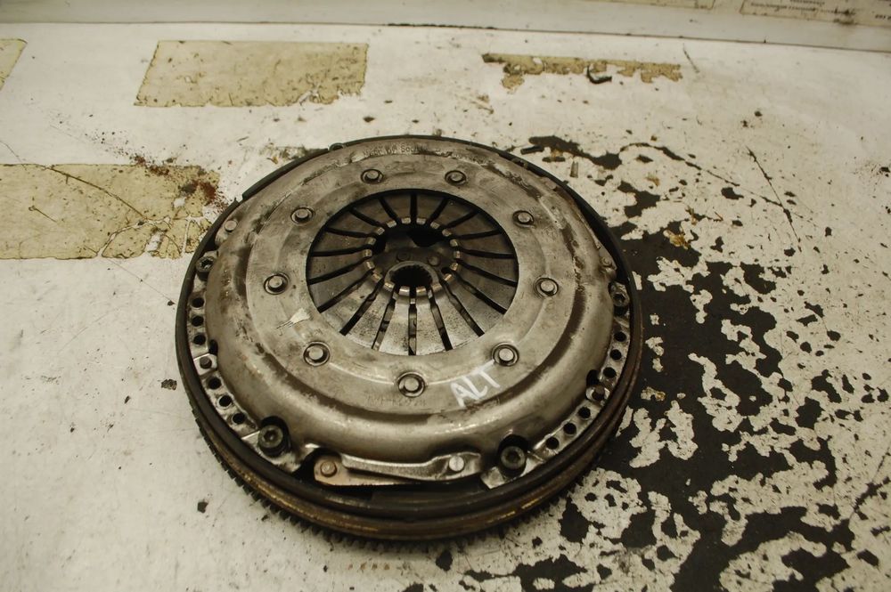 SPRZĘGŁO KOMPLETNE DWUMASOWE AUDI A4 B6 2.0 ALT VW PASSAT B5