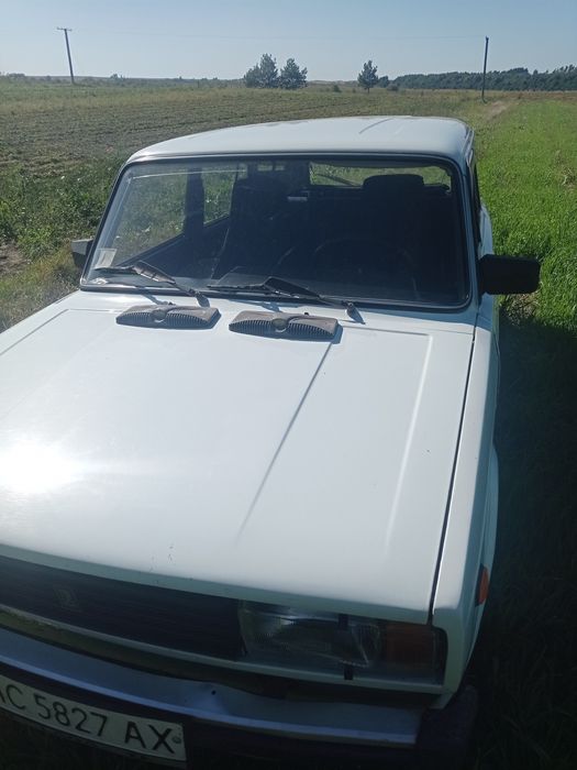 Автомобіль Ваз2104