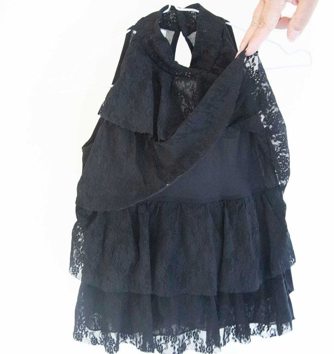 BLusa preta com folhos