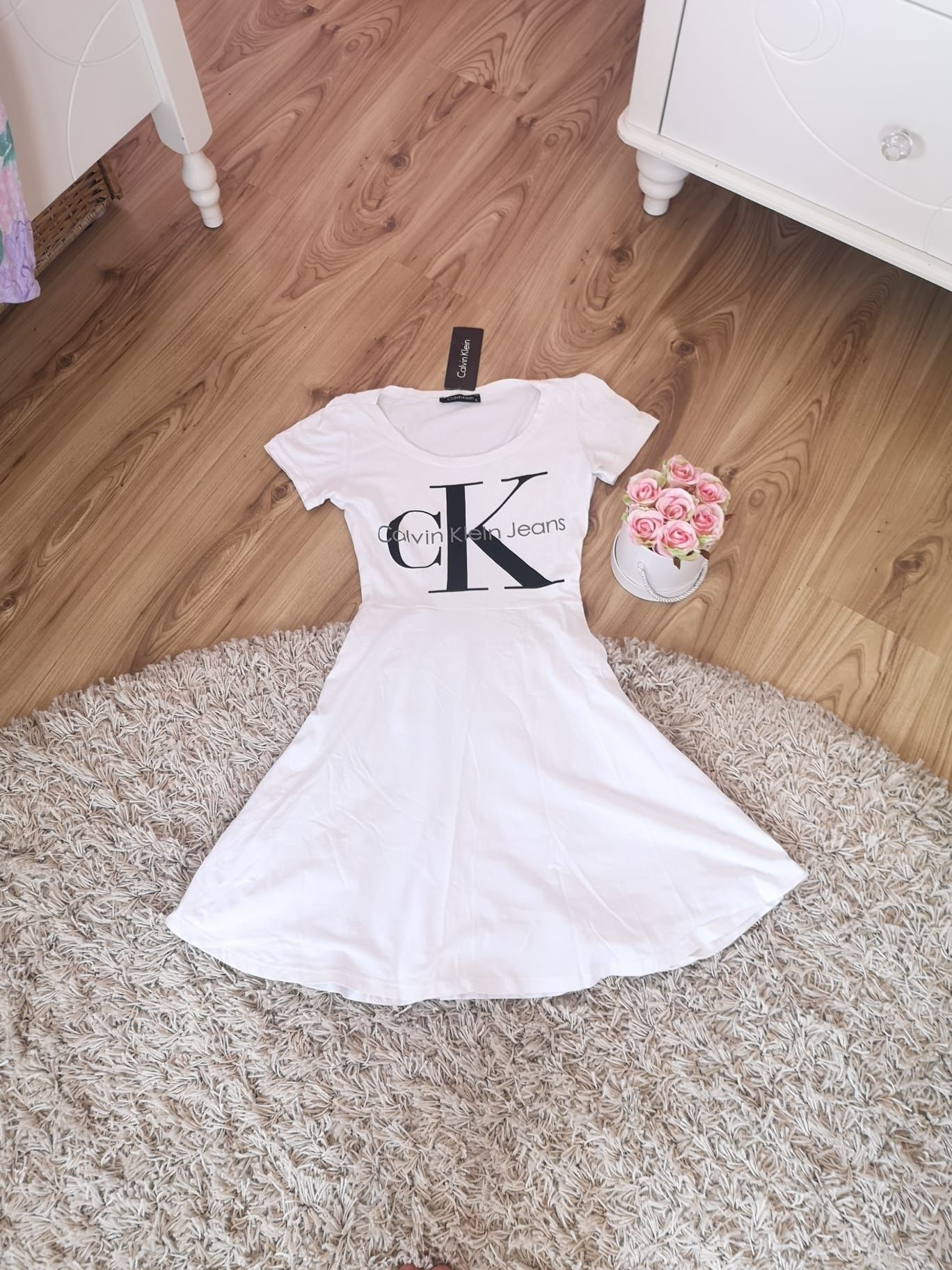 Sukienka Calvin Klein sukienka plein s