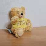 Mały miś w żółtej koszulce z napisem Happy Birthday Keel Toys