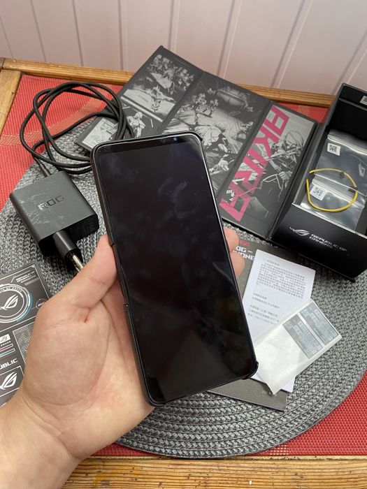 Смартфон Asus ROG Phone 5s 8/128Gb Phantom Black