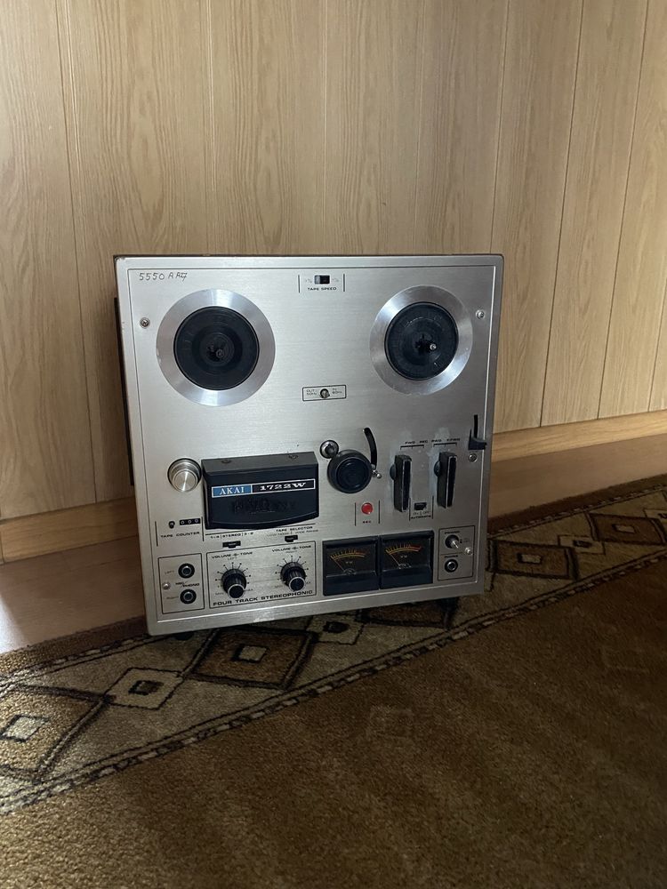 Magnetofon szpulowy AKAI 1722W