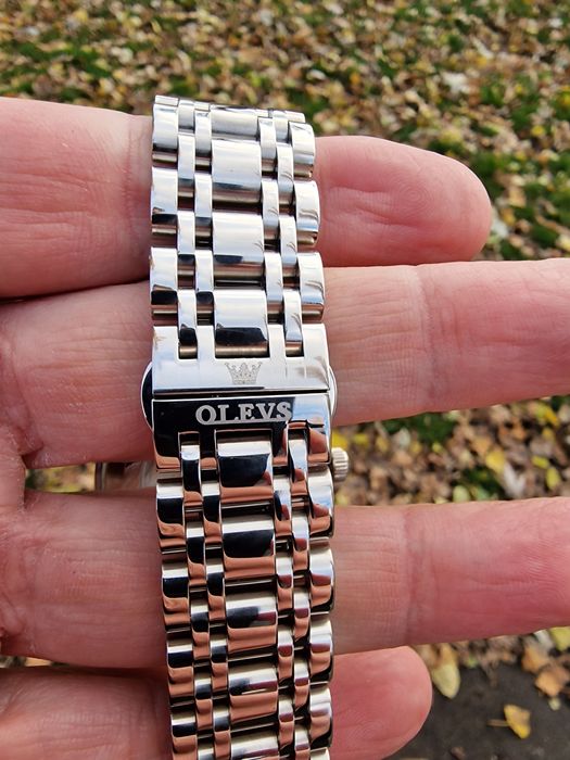 Стильний чоловічий годинник