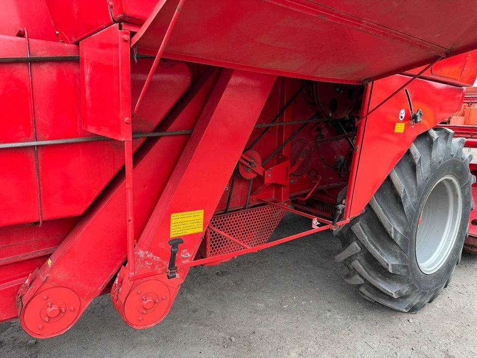 Свіжопривезений комбайн massey ferguson 240 206 claas,john deere